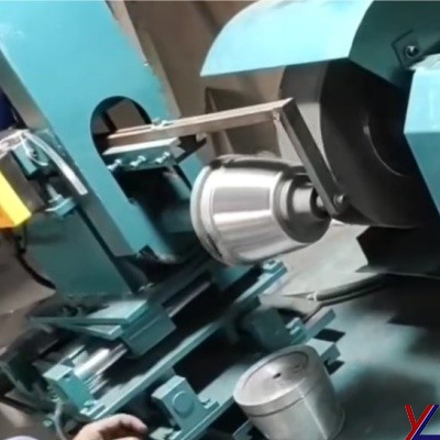 Automatic sanding and polishing machine for the outer circle of cookware.