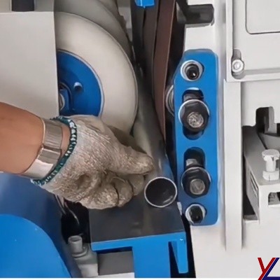 4. Automatic sander for round tubes with abrasive belt.