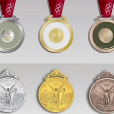 Automatic medal polishing machine