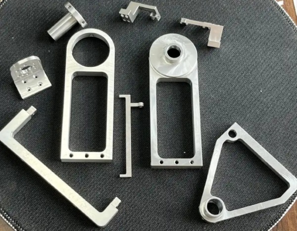 Metal Fittings Polishing Machine