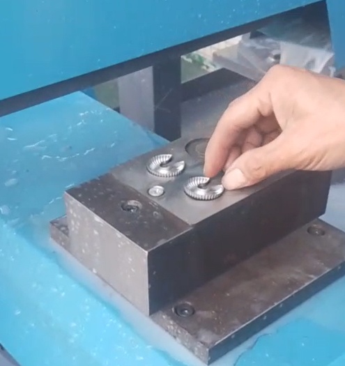 Jewelry and Accessory Polishing Machine