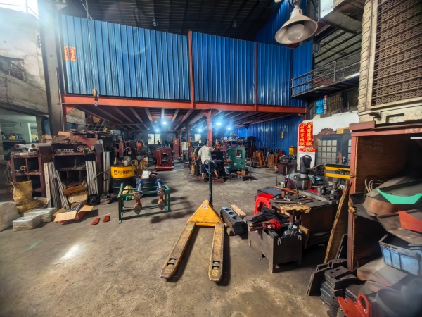 Yiliang Gallery Image 8